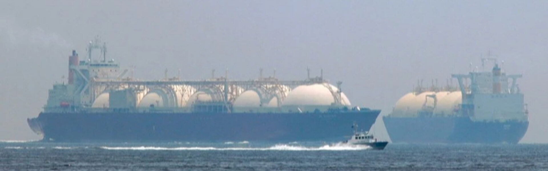 Китай прийняв підсанкційний газ РФ, попри обмеження Британії