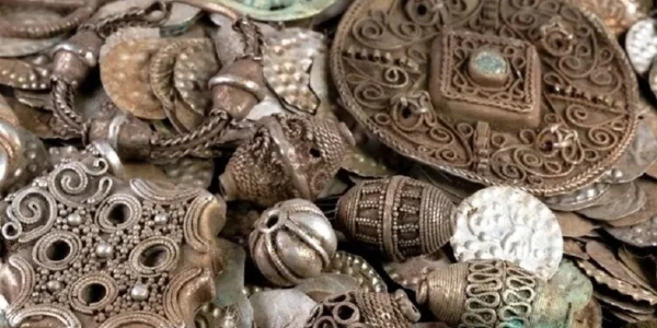 У Швеції чоловік копав черв’яків для риболовлі, а натрапив на унікальний середньовічний скарб