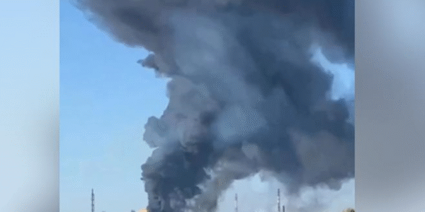 У мережі показали кадри влучань по НПЗ в Башкирії та по порту в Туапсе