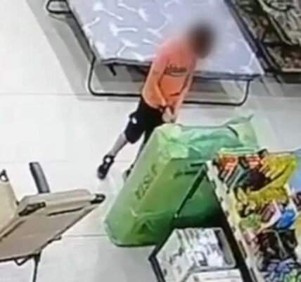 У Києві хлопчик влаштував пожежу в гіпермаркеті