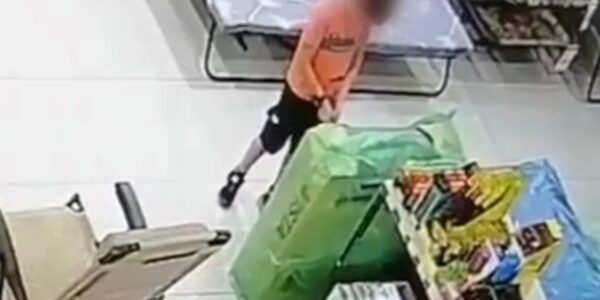 У Києві хлопчик влаштував пожежу в гіпермаркеті