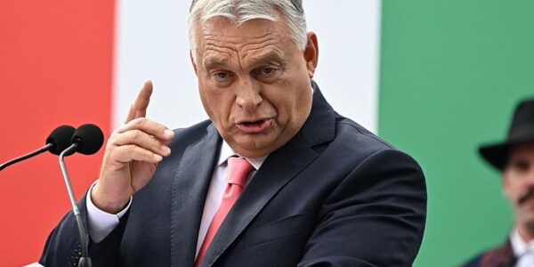 Україна не є суверенною державою - Орбан