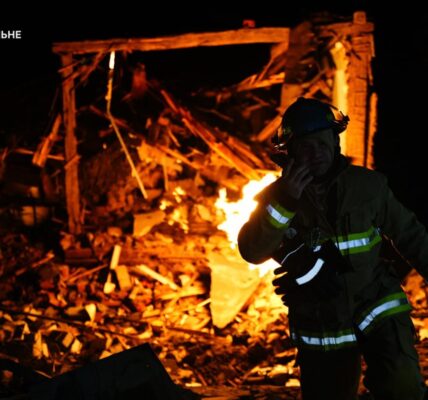 Руйнування і пожежі: у Харкові чотири влучання