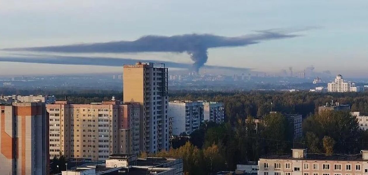 У російському Ярославлі спалахнула пожежа на НПЗ