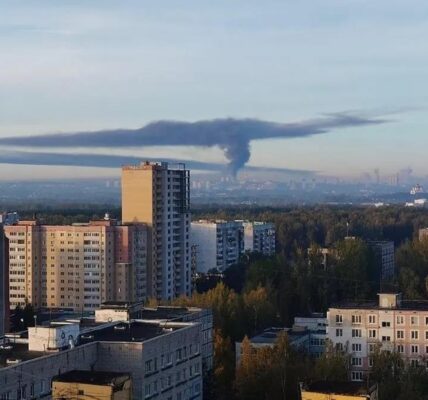 У російському Ярославлі спалахнула пожежа на НПЗ