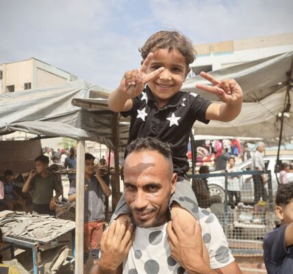 Тисячі мешканців Гази повертаються додому