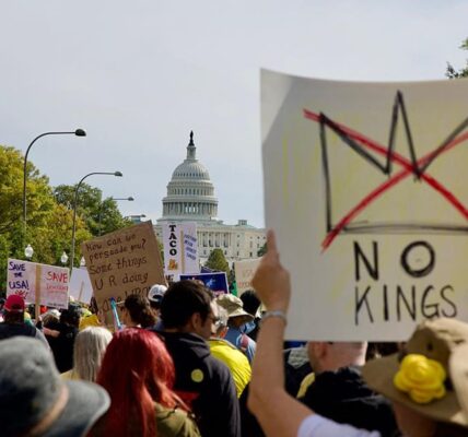 У США масові протести проти політики Трампа