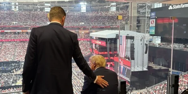 Трамп прибув на церемонію прощання з активістом Чарлі Кірком