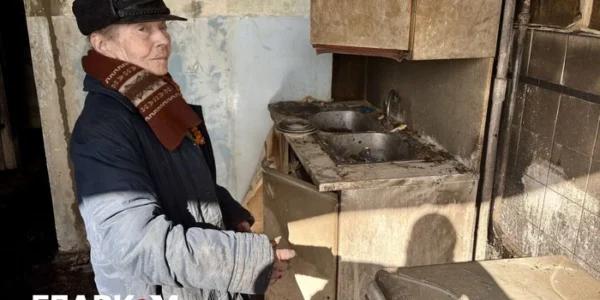 Росіяни розбомбили у Києві квартиру хорового диригента, який пережив блокаду Ленінграда (фото, відео)