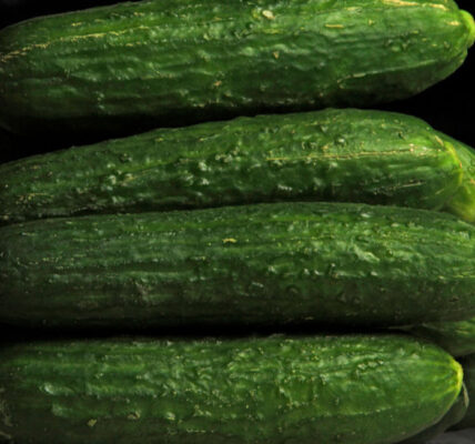 Огірки в Україні невпинно дорожчають: яка їхня вартість