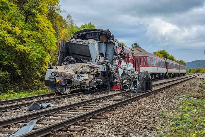 У Словаччині зіткнулися два швидкісні потяги: близько 100 постраждалих
