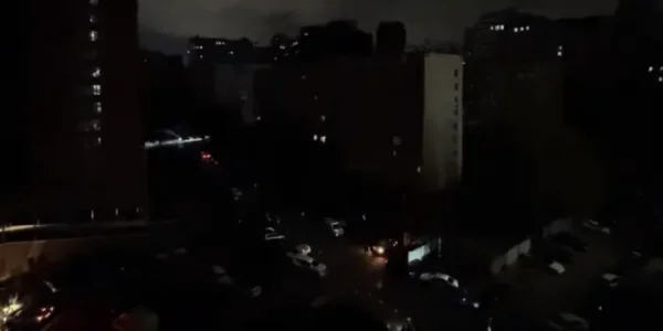 У деяких районах Києва зникло світло: названо причину