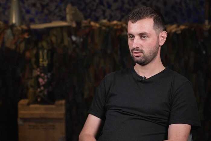 Змушували танцювати та розігрувати сценки з мультика «Маша і Ведмідь»: штурмовик розповів про пережите у полоні