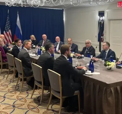 Лавров переконує американців, що Росія дуже сильна (фото)