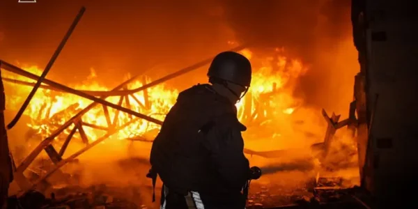 РФ вдарила по Одещині: є постраждалий, спалахнули масштабні пожежі