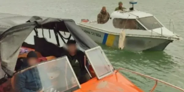 Два румунські катери порушили кордон України (фото)