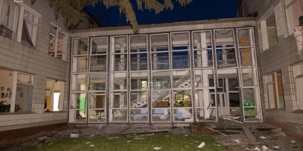 Рятувальники показали наслідки ударів по навчальному закладу в Сумах