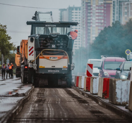 Компанія Шкіля почала ремонт Харківського шосе за мільярд гривень