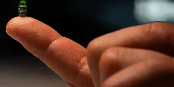 Данська пивоварня створила пляшку пива розміром із рисове зернятко