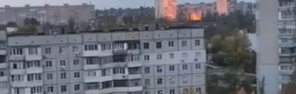 Моменти влучань у Херсоні показали на відео