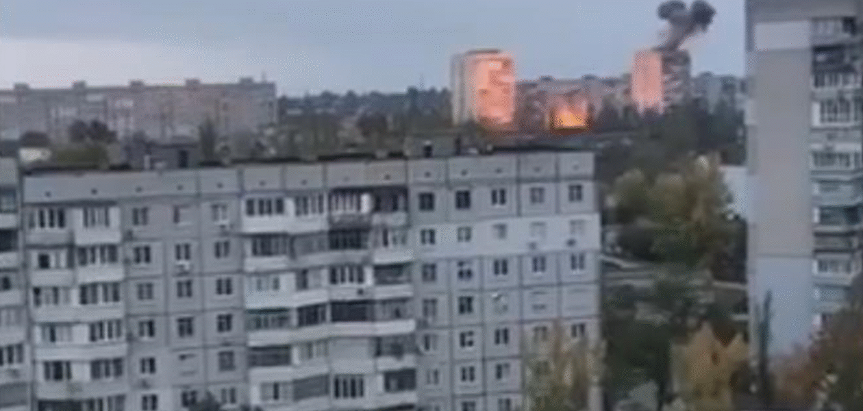 Моменти влучань у Херсоні показали на відео