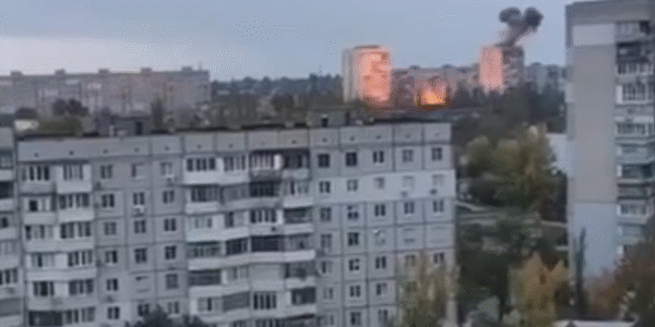 Моменти влучань у Херсоні показали на відео