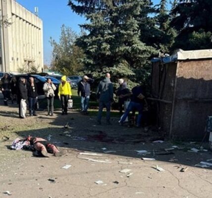 Вибух замінованої колонки в Луганську: потерпілий помер у лікарні