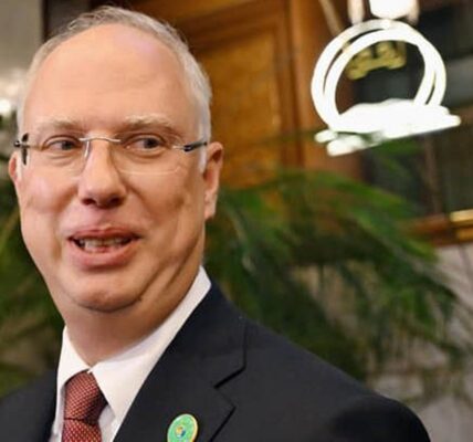 Переговорник Путіна пригрозив США через санкції