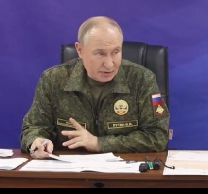 Путін похвалився "необмеженою" ракетою Буревісник