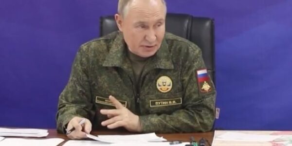 Путін похвалився "необмеженою" ракетою Буревісник