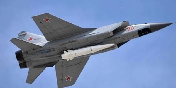 У РФ заявили, що ГУР "планувало викрасти" МіГ-31 з Кинджалом