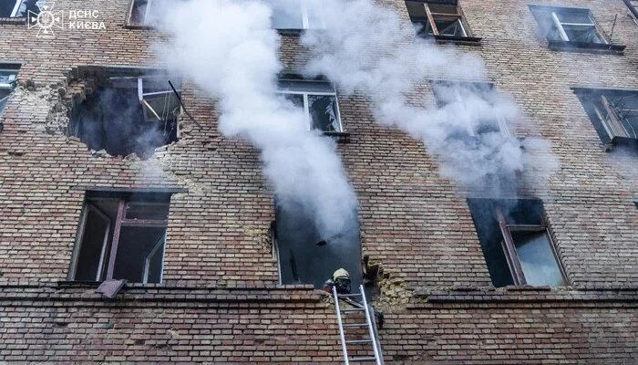 Комбінована атака на Київ: загинуло двоє людей, 30 постраждали (фото)