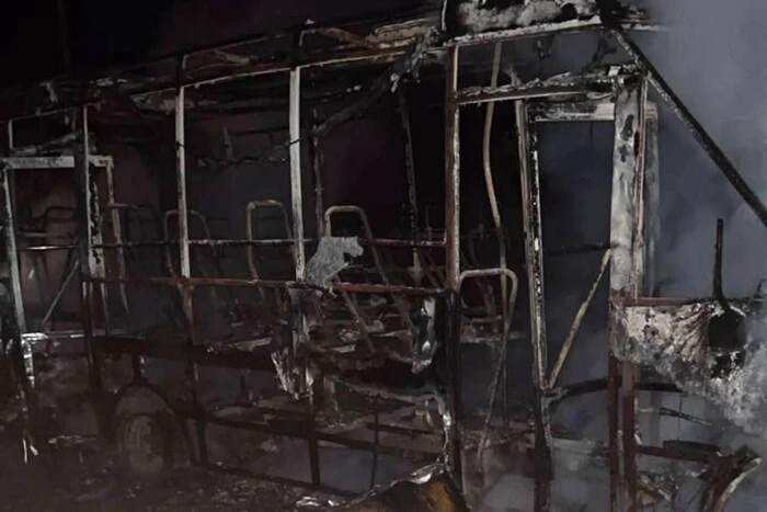 На Сумщині дрон РФ підбив мікроавтобус із людьми, серед поранених є діти (оновлено)