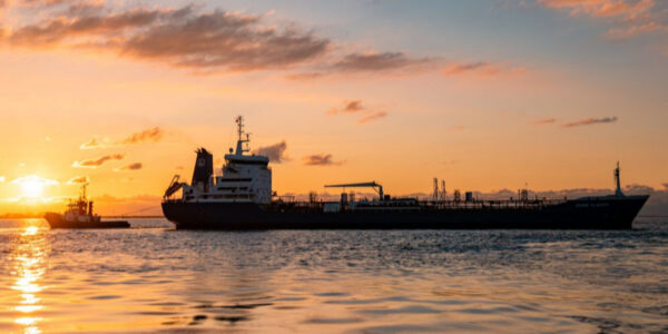 Найбільший порт РФ відновив завантаження нафти після ударів ракет