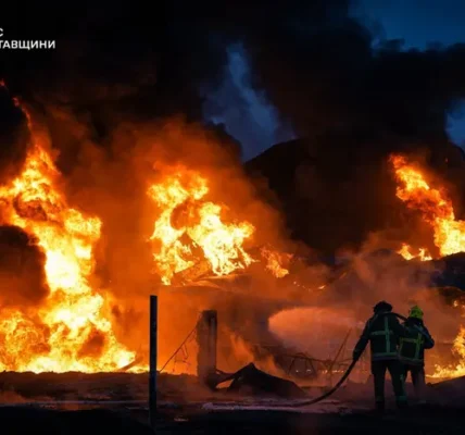 Рятувальники показали наслідки удару РФ по нафтогазових об