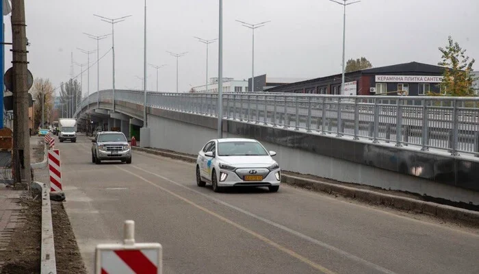 У столиці після ремонту відкрився шляхопровід на Новокостянтинівській: реакція мереж