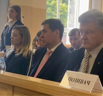 "Це політична атака". В Порошенка відповіли на рішення НБУ