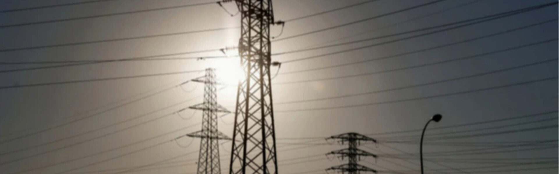 На Чернігівщині світло повернули половині споживачів