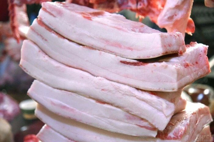 Україна різко збільшила імпорт свинини та сала у 2025 році