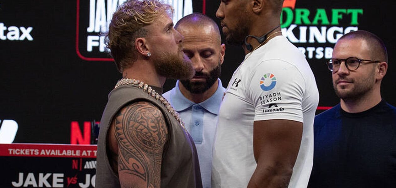 Джошуа і Пол зустрілися поглядами перед боєм