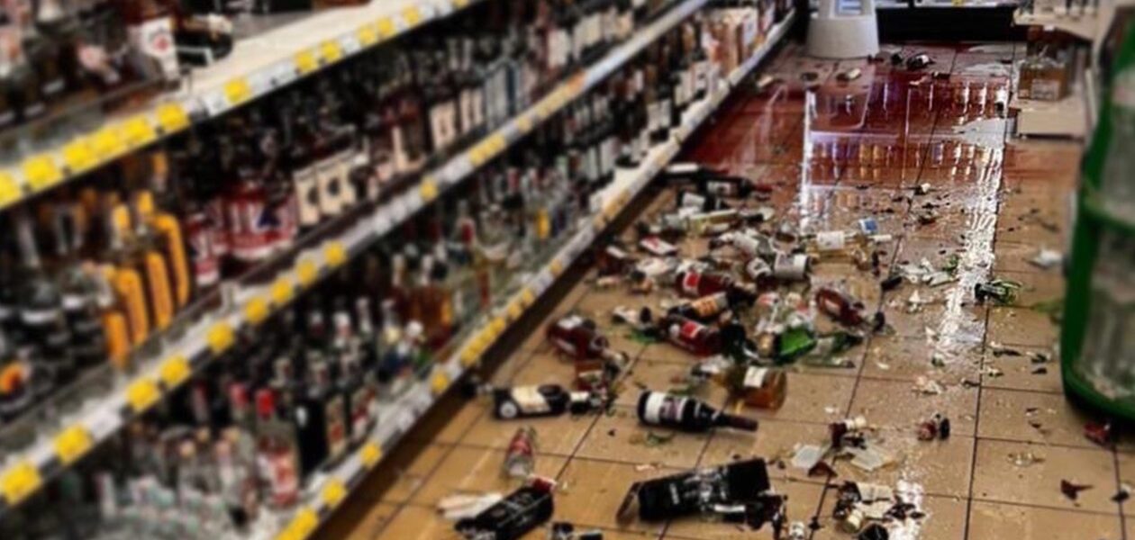 Киянин розгромив алкогольний відділ у магазині