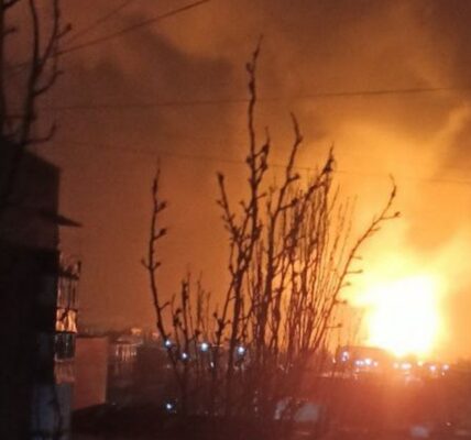 У Таганрозі РФ прогриміли 20 вибухів, вирує пожежа
