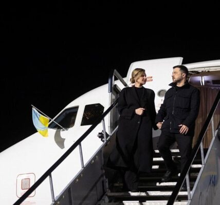 Літак Зеленського переслідували дрони - ЗМІ