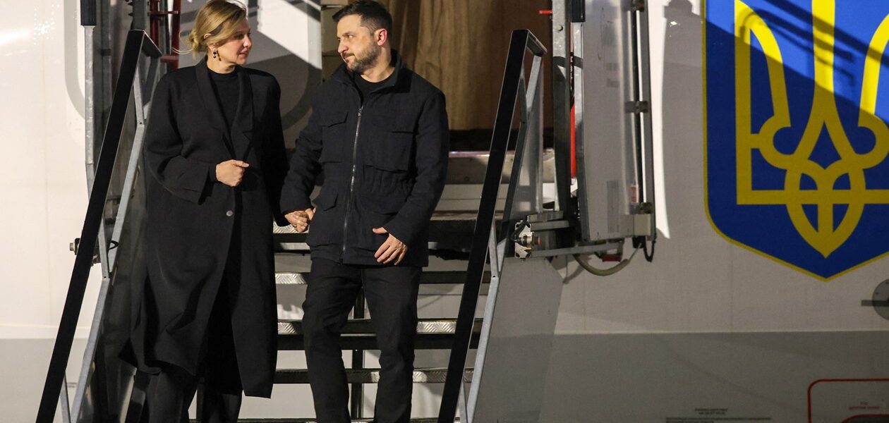 В ОП прокоментували переслідування дронами літака Зеленського