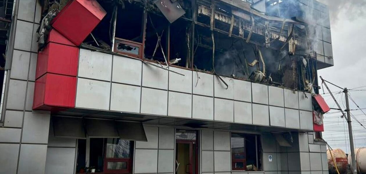 Відновлено рух поїздів через станцію Фастів