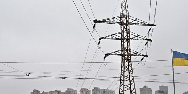 Україна цілодобово імпортує електроенергію