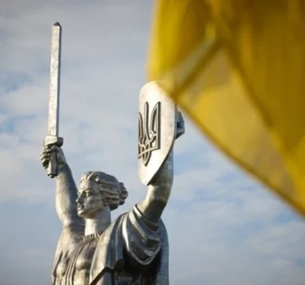 Україну схиляють до невигідної угоди – AP