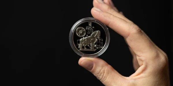 Нацбанк презентував пам’ятну монету, присвячену спецоперації СБУ «Павутина»