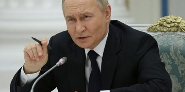 Путін отримав прохання "добити" Україну