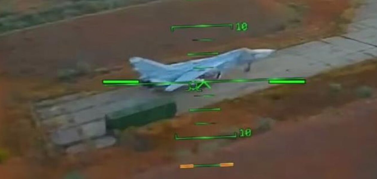 СБУ показала удари по п'яти аеродромах в Росії